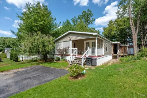 128 Angel Dr, New Ringgold, PA 17960