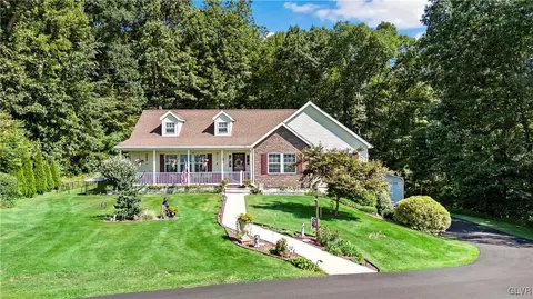 2 Parkview Dr, Mahoning Twp, PA 18235