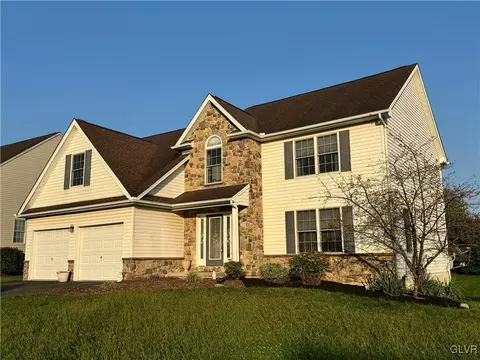 5121 Cassidy Dr, Schnecksville, PA 18078