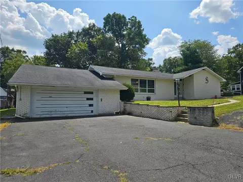 3965 Fireline Rd, Palmerton, PA 18071