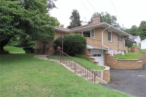 215 Elizabeth Ave, Forks Twp, PA 18040