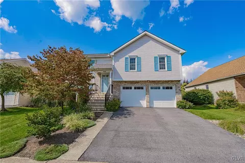 670 Willow Dr, Catasauqua, PA 18032