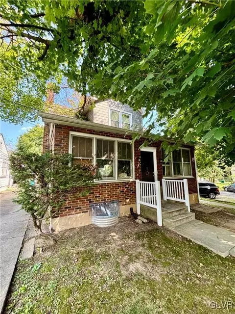 516 Oakwood St, Palmer Township, PA 18045