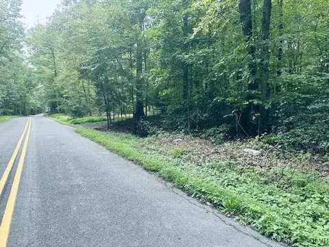 9050 Reservoir Rd, Heidelberg Twp, PA 18053