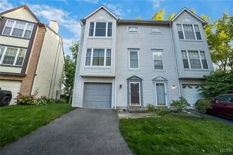 1810 Falcon Dr, Bethlehem, PA 18017