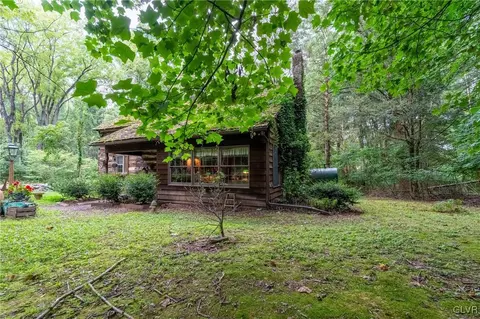 4800 Sheep Rock Rd, Macungie, PA 18062