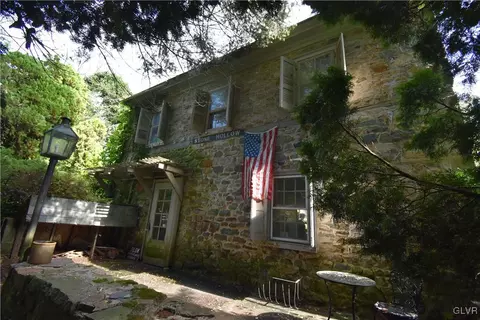 2022 Springtown Hill Rd, Hellertown, PA 18055