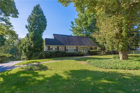 3730 Timberlane Dr, Palmer Township, PA 18045