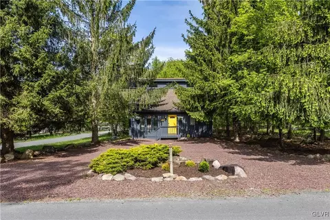 7170 Robinwood Dr, Coolbaugh Twp, PA 18466