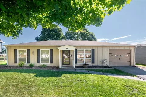 44 El Reno Ave, Nazareth, PA 18064