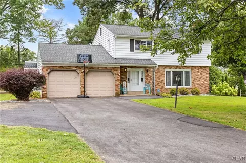 922 Parkway Rd, Allentown, PA 18104