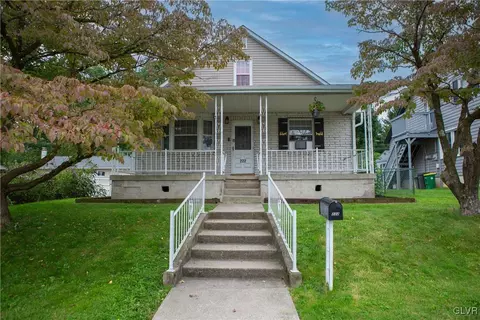 222 S Walnut St, Macungie, PA 18062
