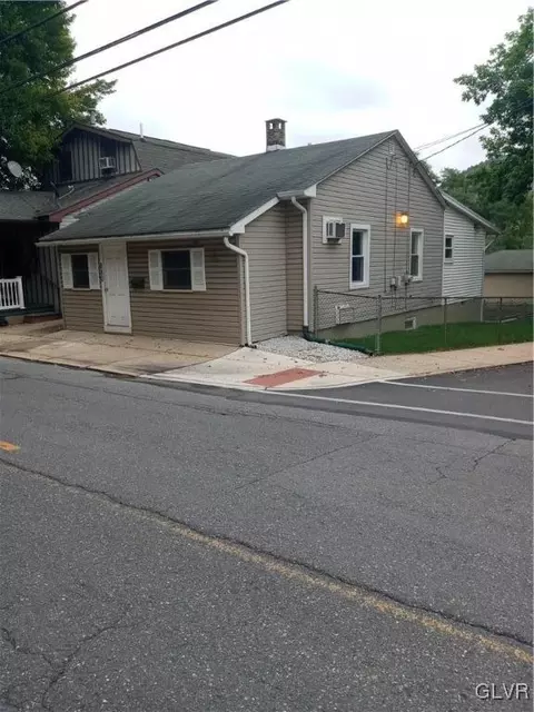 880 Mauch Chunk Rd, Palmerton, PA 18071