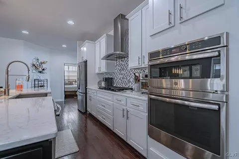 3489 Treeview Dr, Emmaus, PA 18049 photo 11