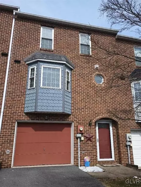 2015 Orchard Dr, Fullerton, PA 18052