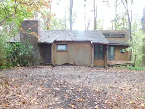 2233 Chestnut Rd, Coopersburg, PA 18036