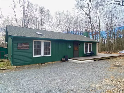 825 Lake Dr, Lehighton, PA 18235