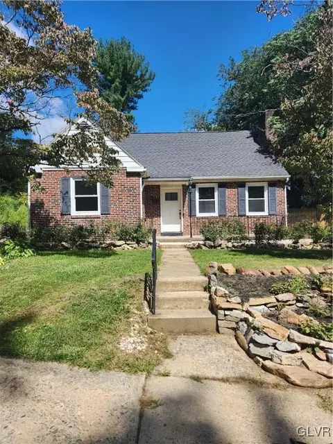 614 Pine St, Catasauqua, PA 18032
