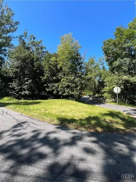 0 Tomahawk Trl, Allen Twp, PA 18067