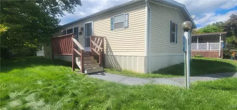 58 Acorn Ct N, Bath, PA 18014