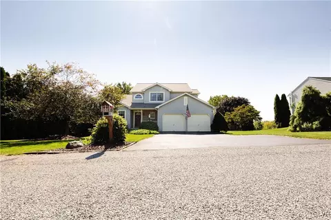 2820 Raspberry Ln, Coplay, PA 18037 photo 6
