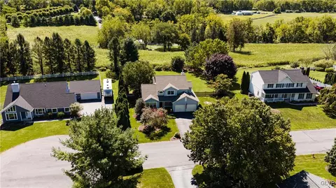 2820 Raspberry Ln, Coplay, PA 18037 photo 5
