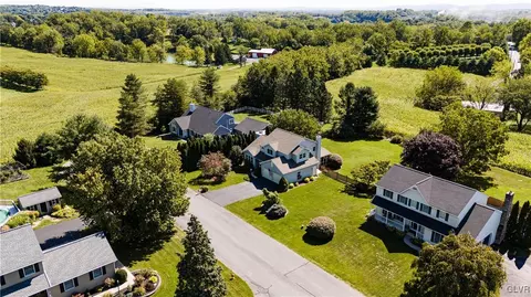 2820 Raspberry Ln, Coplay, PA 18037 photo 4