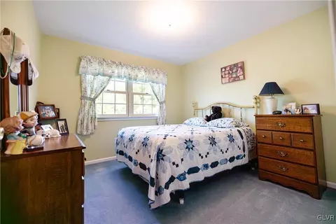 2820 Raspberry Ln, Coplay, PA 18037 photo 18