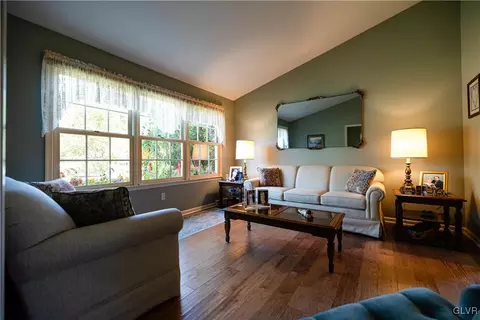 2820 Raspberry Ln, Coplay, PA 18037 photo 9