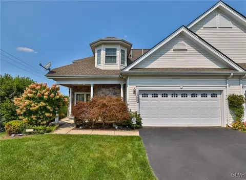 122 Moor Dr, Palmer Township, PA 18045