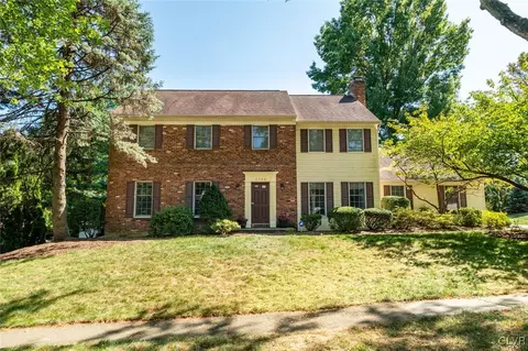 5288 Andrea Dr, Wescosville, PA 18106