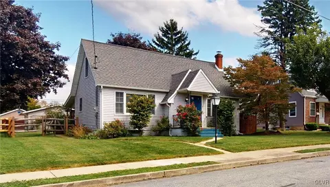 1073 5th St, Catasauqua, PA 18032
