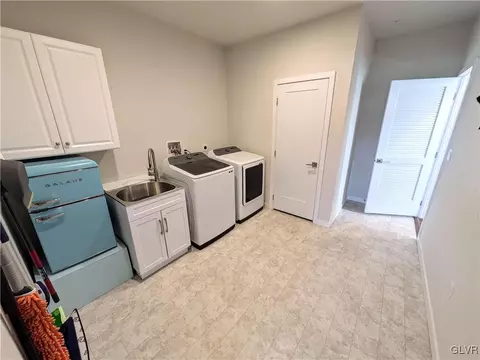 6992 Pine Ln, Bath, PA 18014 photo 21
