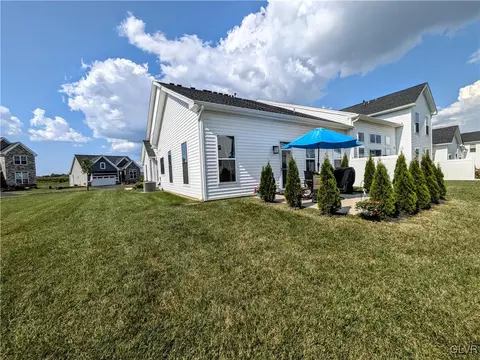 6992 Pine Ln, Bath, PA 18014 photo 29