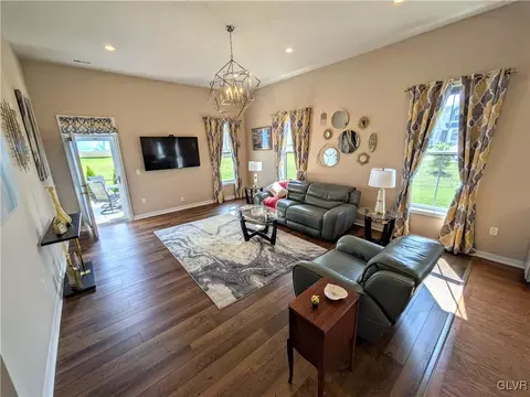 6992 Pine Ln, Bath, PA 18014 photo 14