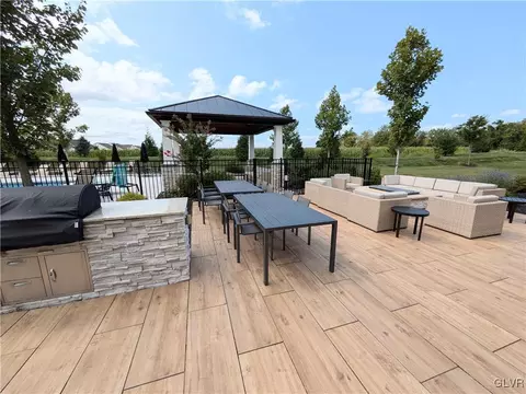 6992 Pine Ln, Bath, PA 18014 photo 41