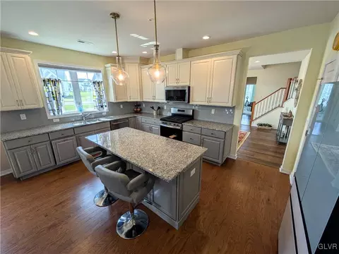 6992 Pine Ln, Bath, PA 18014 photo 11