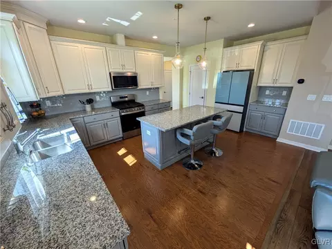 6992 Pine Ln, Bath, PA 18014 photo 12