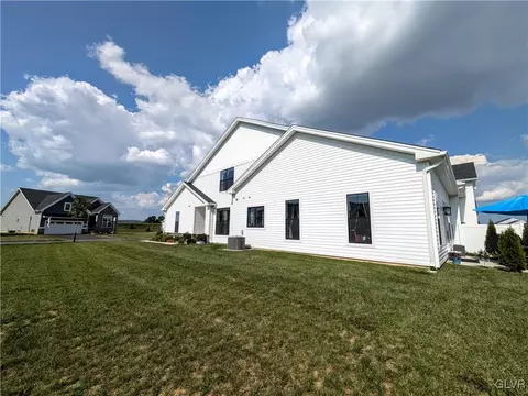 6992 Pine Ln, Bath, PA 18014 photo 30