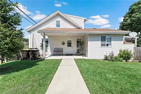 284 Moorestown Dr, Bath, PA 18014
