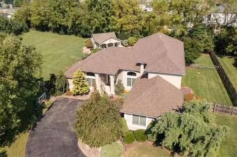 4328 Eisenhower Dr, Bethlehem, PA 18020