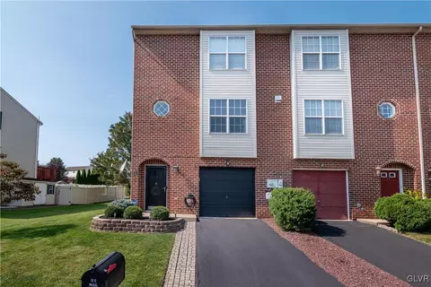 53 Freedom Ter, Palmer Township, PA 18045