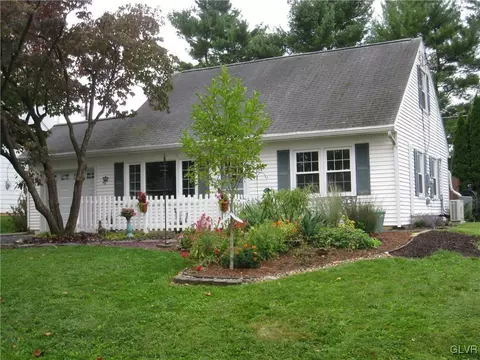 55 Wilden Dr, Palmer Township, PA 18045
