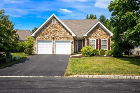 2777 Terrwood Dr E, Macungie, PA 18062