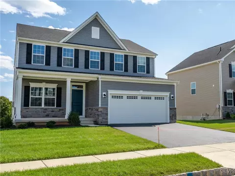 813 Hendon Ln, Catasauqua, PA 18032