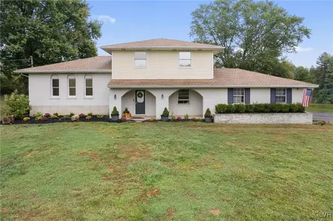 9347 Trexler Rd, Breinigsville, PA 18031