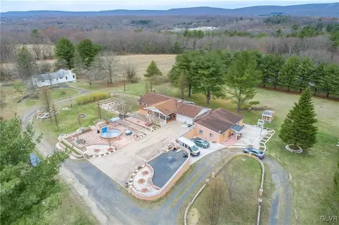212 Signorile Ln, Stroudsburg, PA 18360