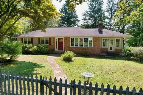 3660 Timberlane Dr, Palmer Township, PA 18045