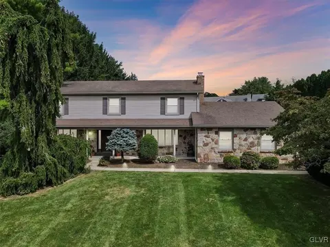3625 Gloucester Dr, Bethlehem, PA 18020