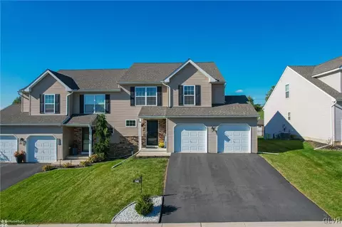 946 Graystone Cir, Northampton, PA 18067